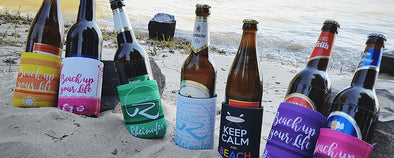 Stubbie Bierkühler am Rheinufer